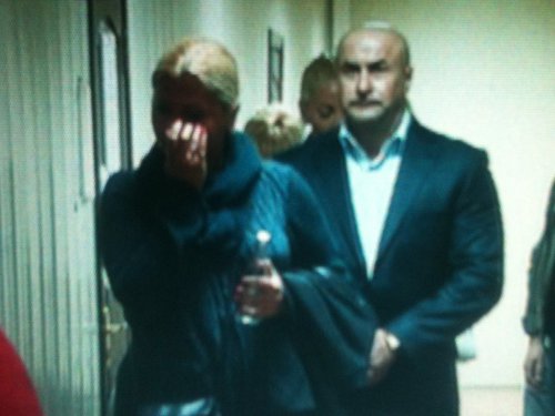 Фото из коридора суда - сделаны корреспондентом flb.ru с видоискателя камеры, так как охрана Натальи Ротенберг грубо препятствовала съемке